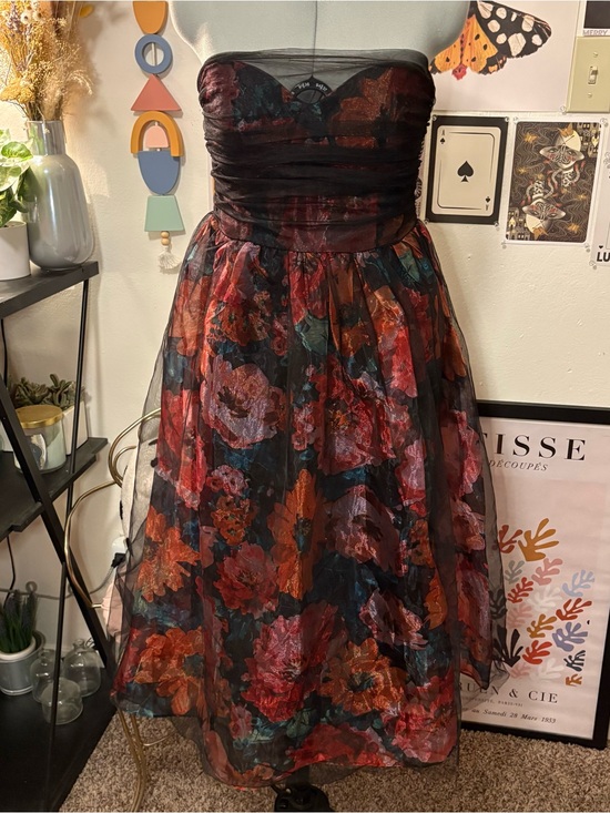Lulus Dresses & Skirts - NWT Lulus Strapless Floral Midi Dress – Size Medium